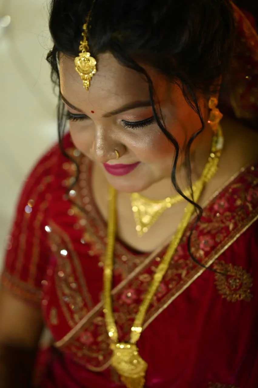 Editorial bridal look with traditional Odia styling